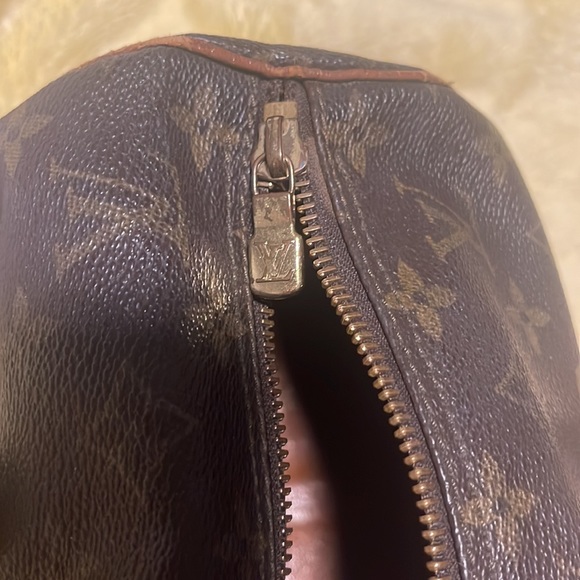 LV MONOGRAM PAPILLON VINTAGE BAG WITH LOCK AND KEY#302 AND LV PAPER CARD HOLDER! - Picture 10 of 15